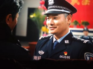 龙八国际开展《雅丹卫士》观影主题党日活动